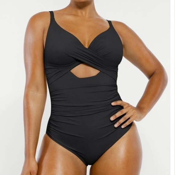Ribbed Cutout-Front Shaping Swimsuit XXL - Picture 1 of 4